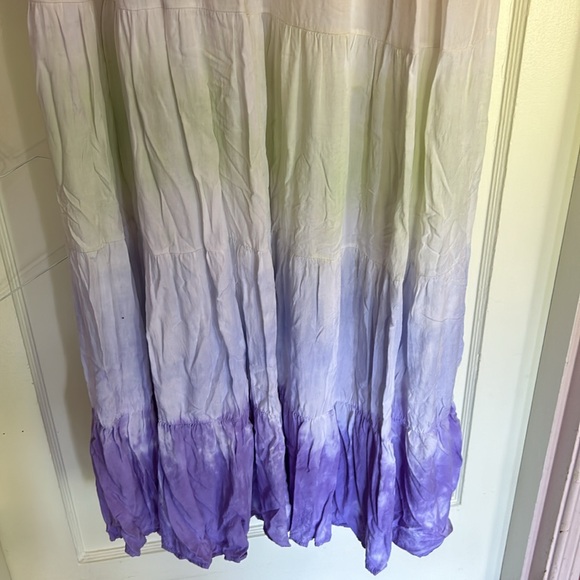 Beautiful Tiedye maxi dress. EUC.Full breast coverage. Lined slip under dress.ss - Picture 4 of 10